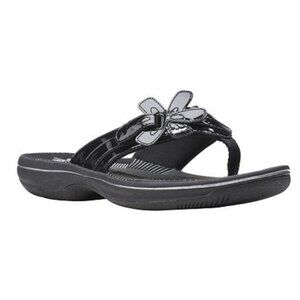 Clarks Cloudsteppers (8 Medium) Womens BrinKley Flora BLACK Patent Flip Flop